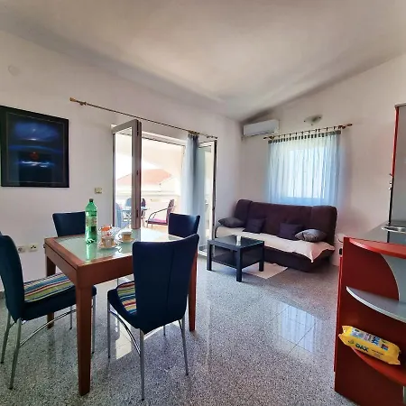 Apartment Daisy Novalja Exterior photo