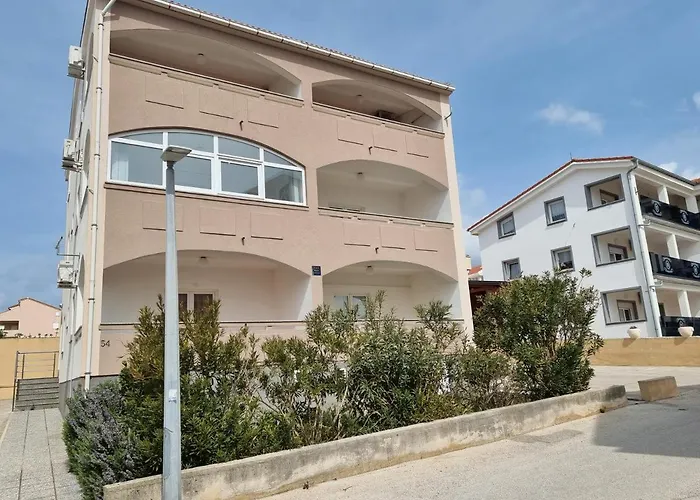 Apartment Daisy Novalja