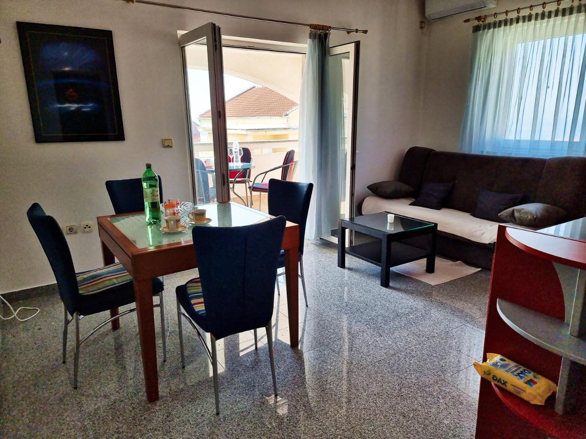 Daisy Apartment